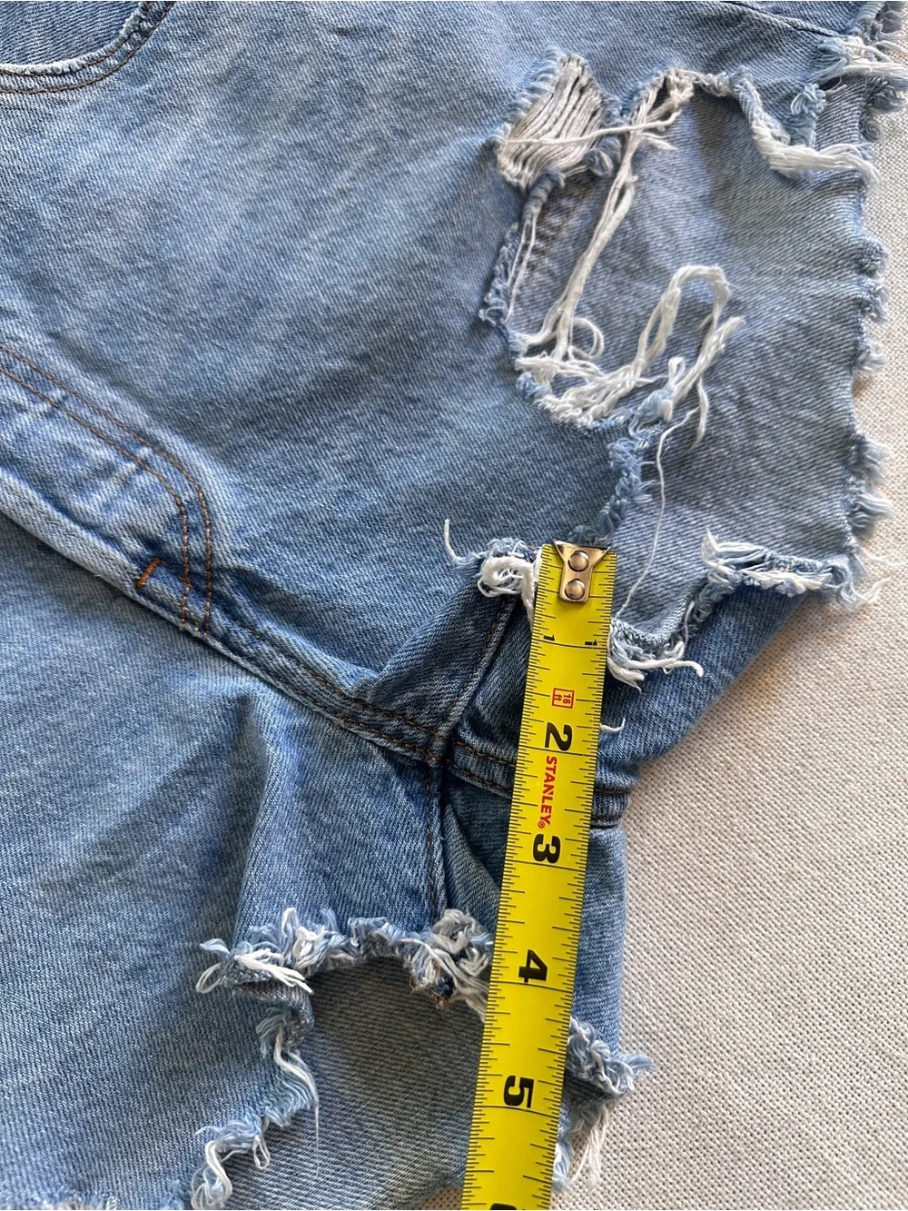 Levi’s 501 Classic Button-Fly Cut-Off Jean Shorts | 31